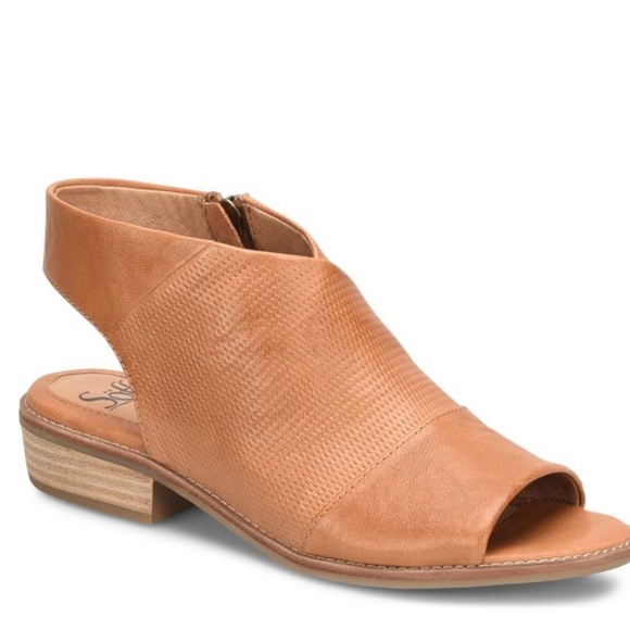 Sofft Women's Tan Open-Toe Sandals - Picture 10 of 12